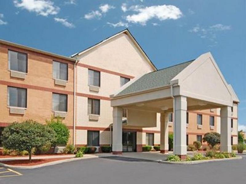 Comfort Inn & Suites Near Tinley Park Amphitheater Exterior photo